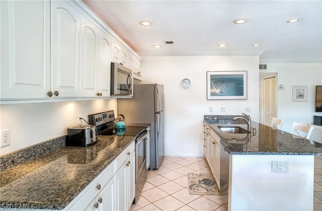 827 E Gulf Drive Sanibel FL 33957