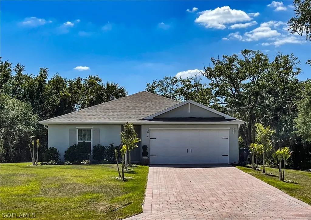 2016 Detroit Drive Labelle FL 33935