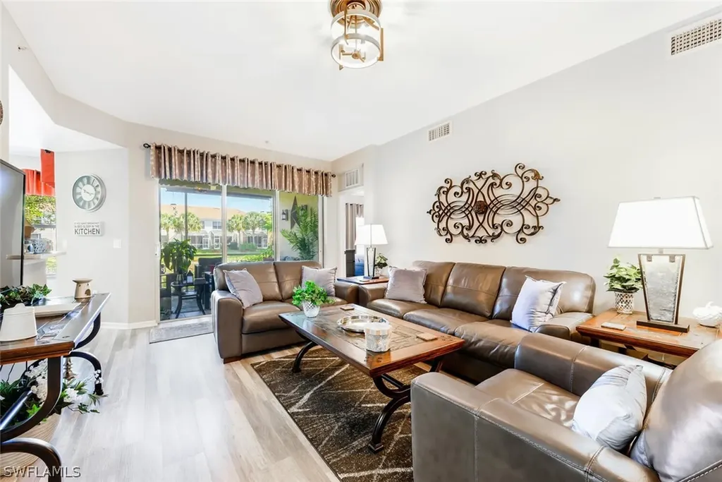 1280 Henley Street Naples FL 34105