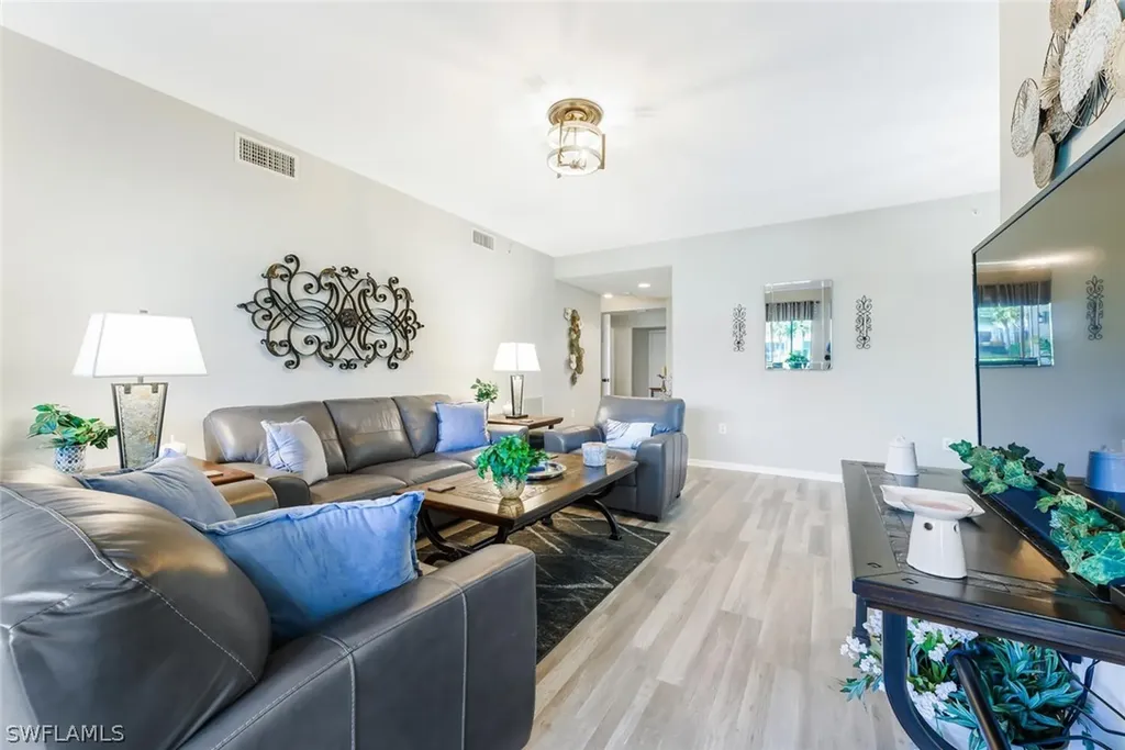 1280 Henley Street Naples FL 34105