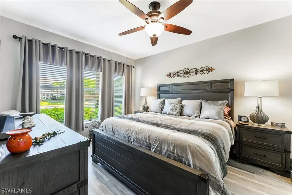 1280 Henley Street Naples FL 34105