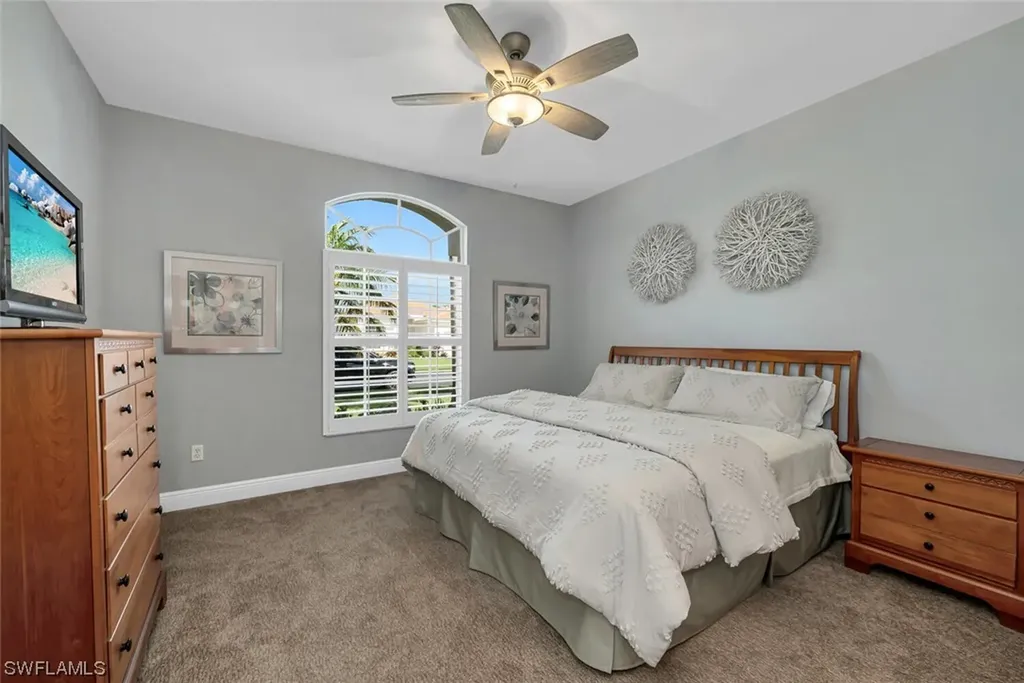 4805 Cerromar Drive Naples FL 34112