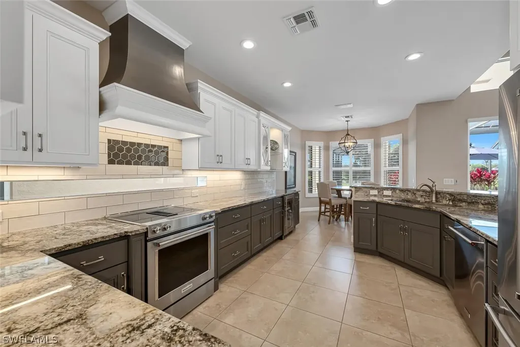 4805 Cerromar Drive Naples FL 34112