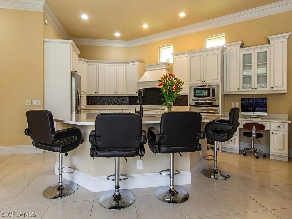 2844 Coco Lakes Drive Naples FL 34105