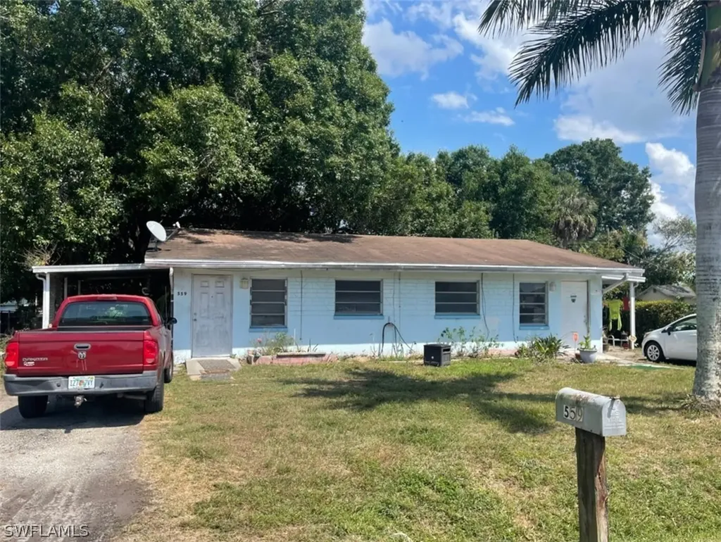 559 Wood Avenue Fort Myers FL 33905