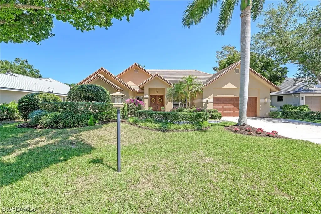 2109 Laguna Way Naples FL 34109