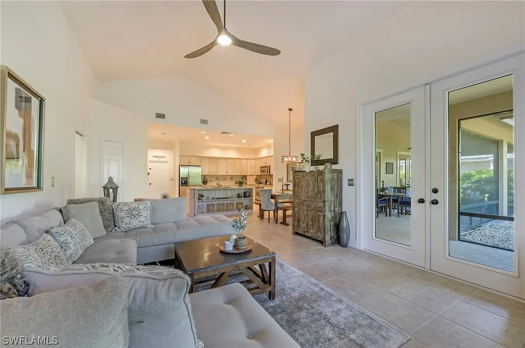 2109 Laguna Way Naples FL 34109