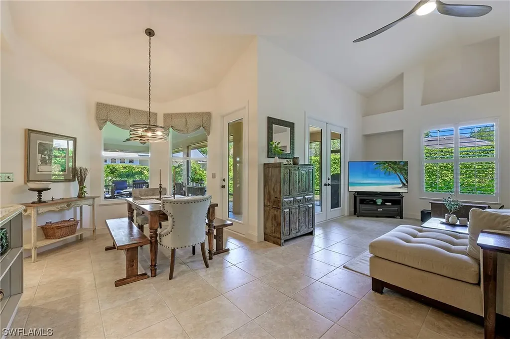 2109 Laguna Way Naples FL 34109