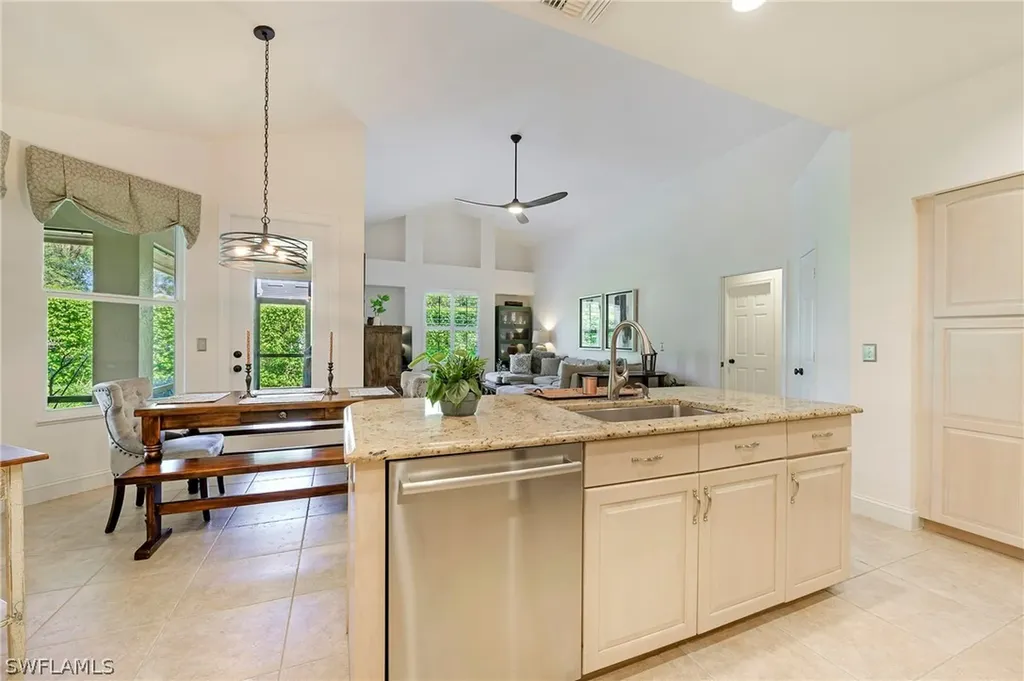 2109 Laguna Way Naples FL 34109