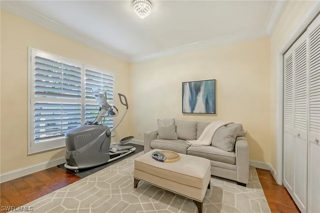 2109 Laguna Way Naples FL 34109
