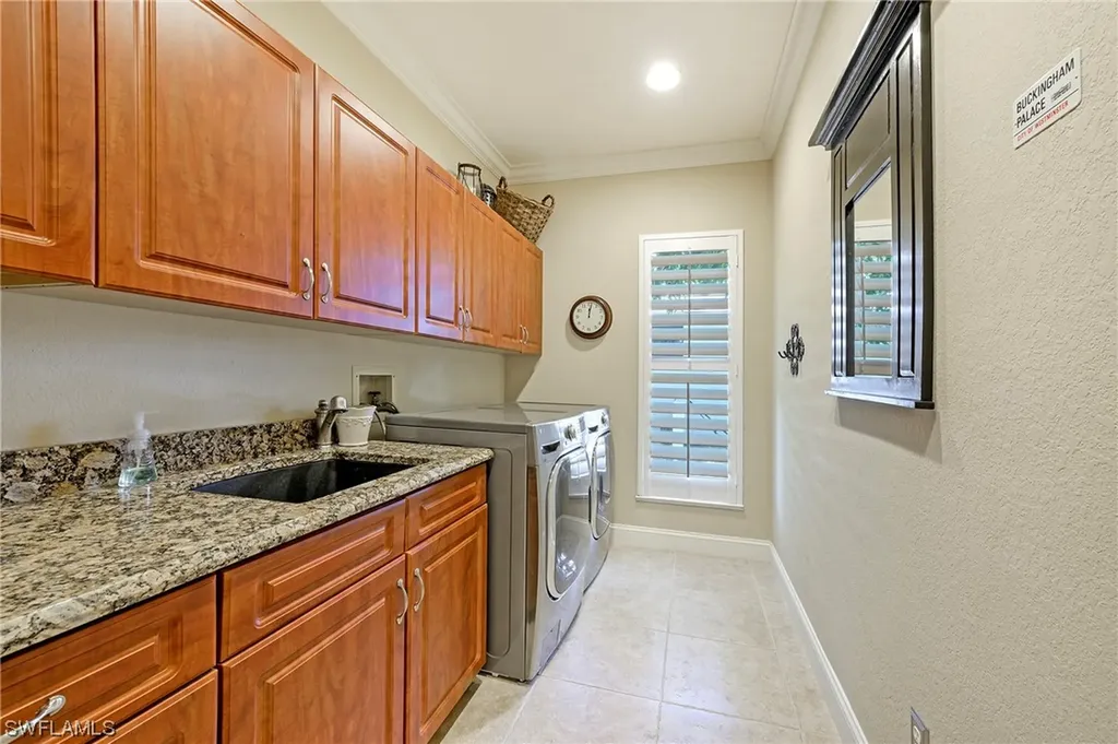 2109 Laguna Way Naples FL 34109