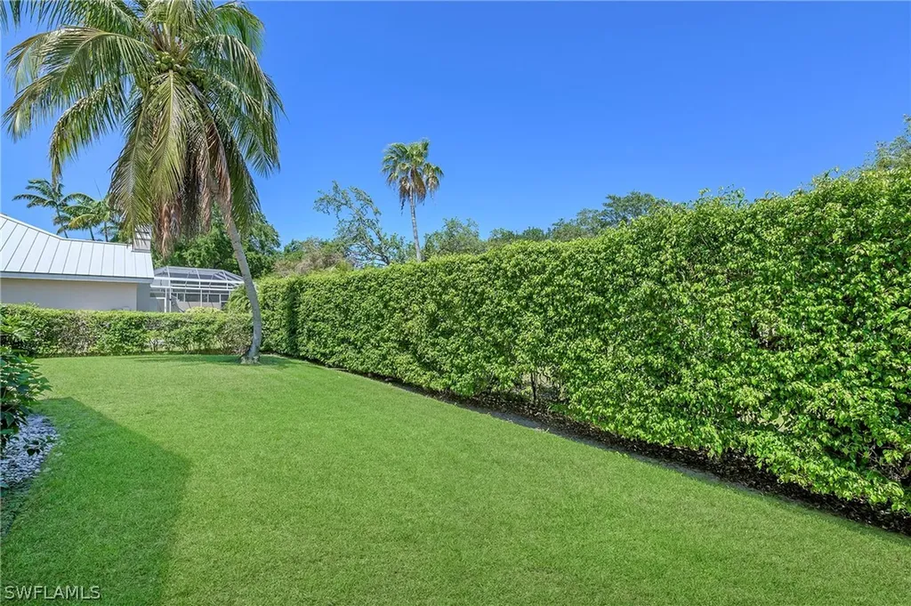 2109 Laguna Way Naples FL 34109