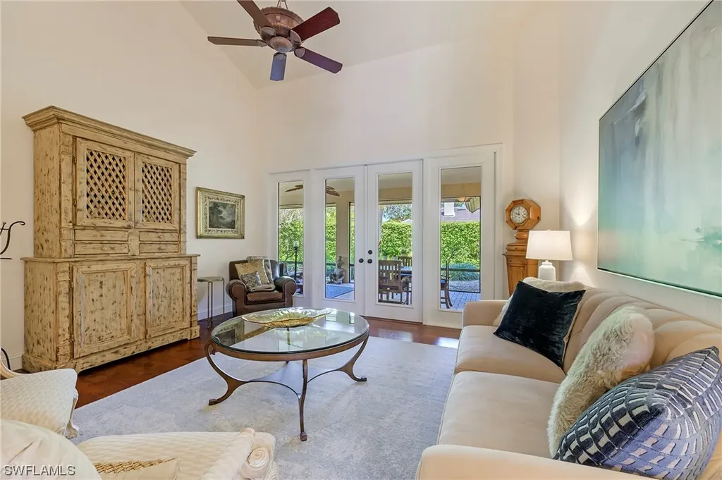 2109 Laguna Way Naples FL 34109