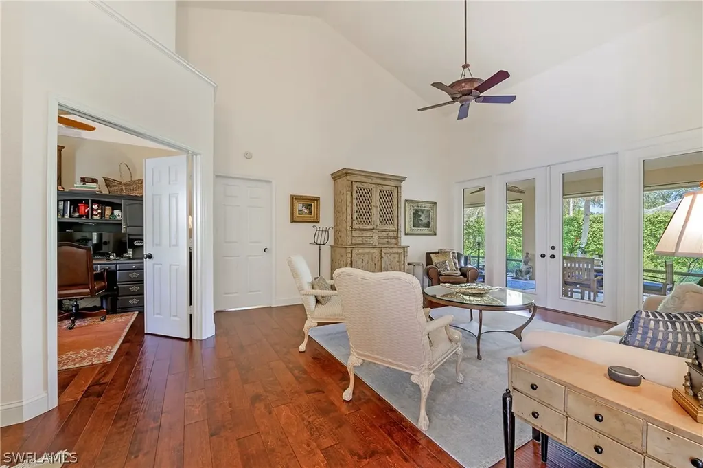 2109 Laguna Way Naples FL 34109