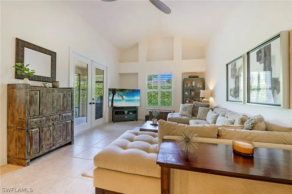 2109 Laguna Way Naples FL 34109