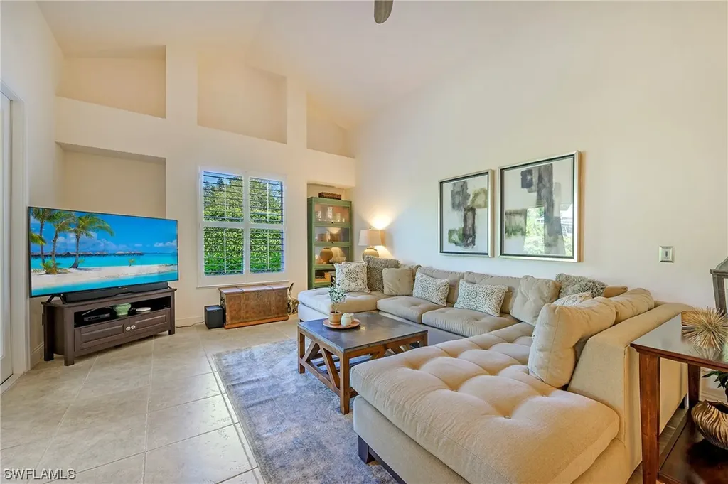 2109 Laguna Way Naples FL 34109