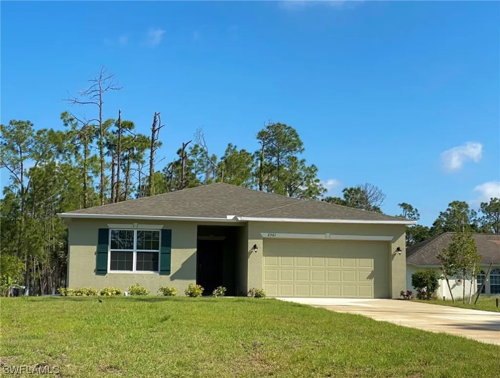 2561 27th Avenue NE Naples FL 34120