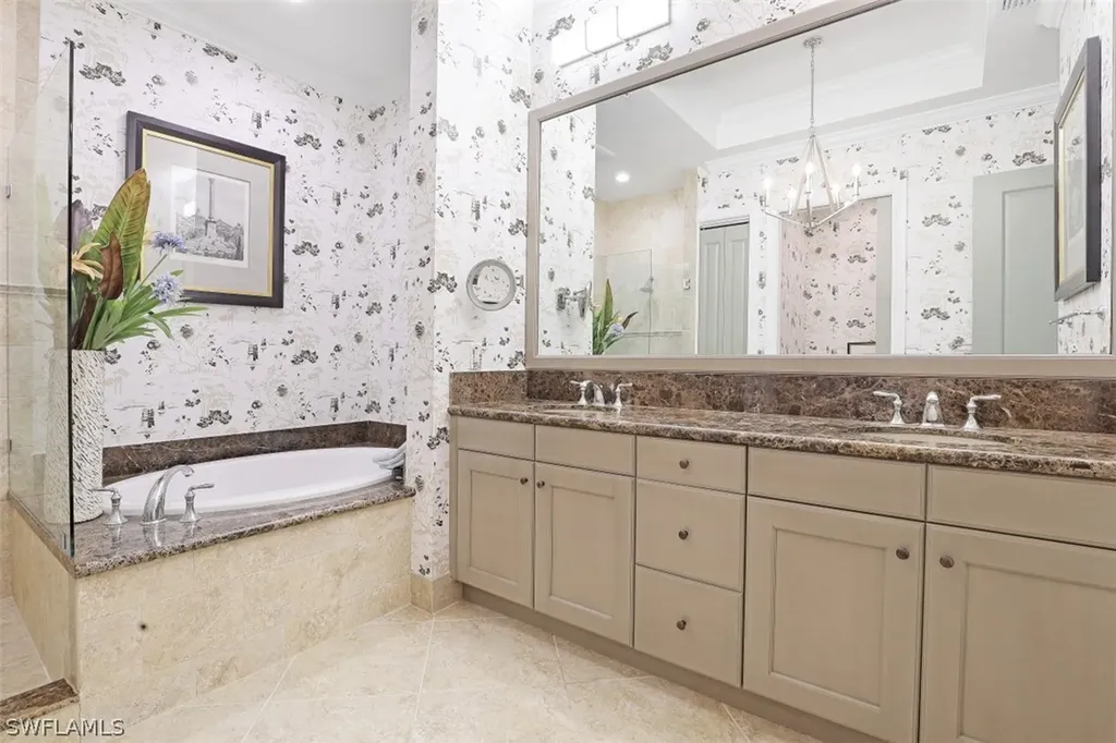 2305 Residence Circle Naples FL 34105