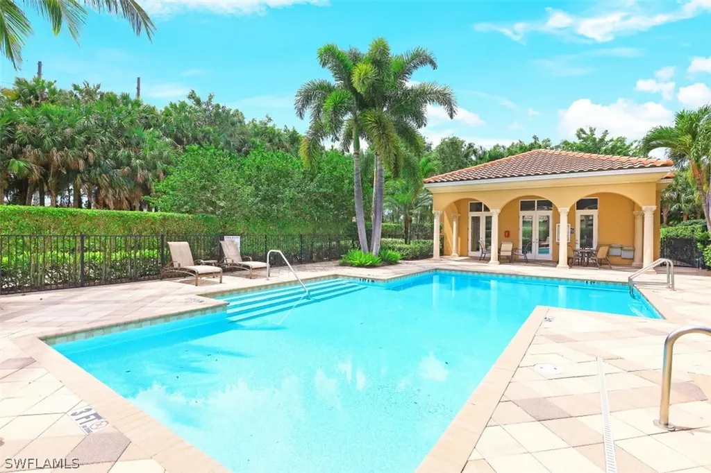 2305 Residence Circle Naples FL 34105