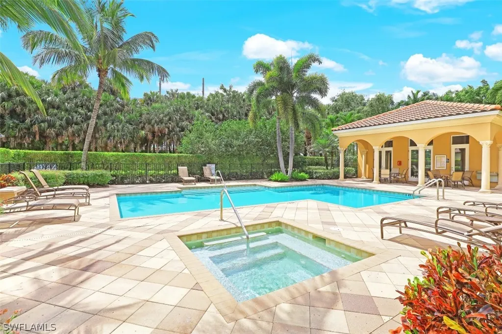 2305 Residence Circle Naples FL 34105