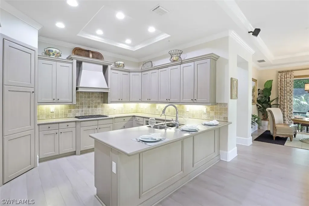 2305 Residence Circle Naples FL 34105