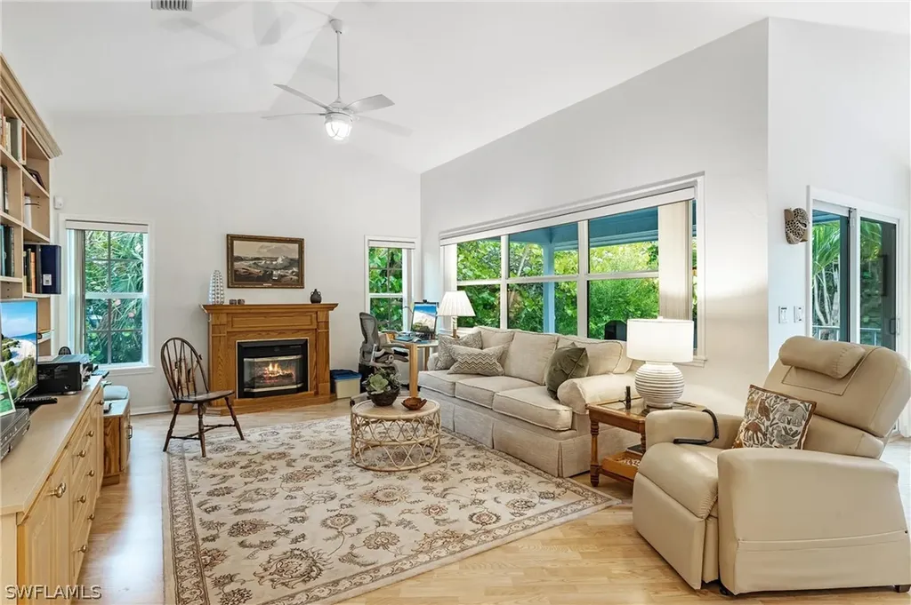 479 Las Tiendas Lane Sanibel FL 33957