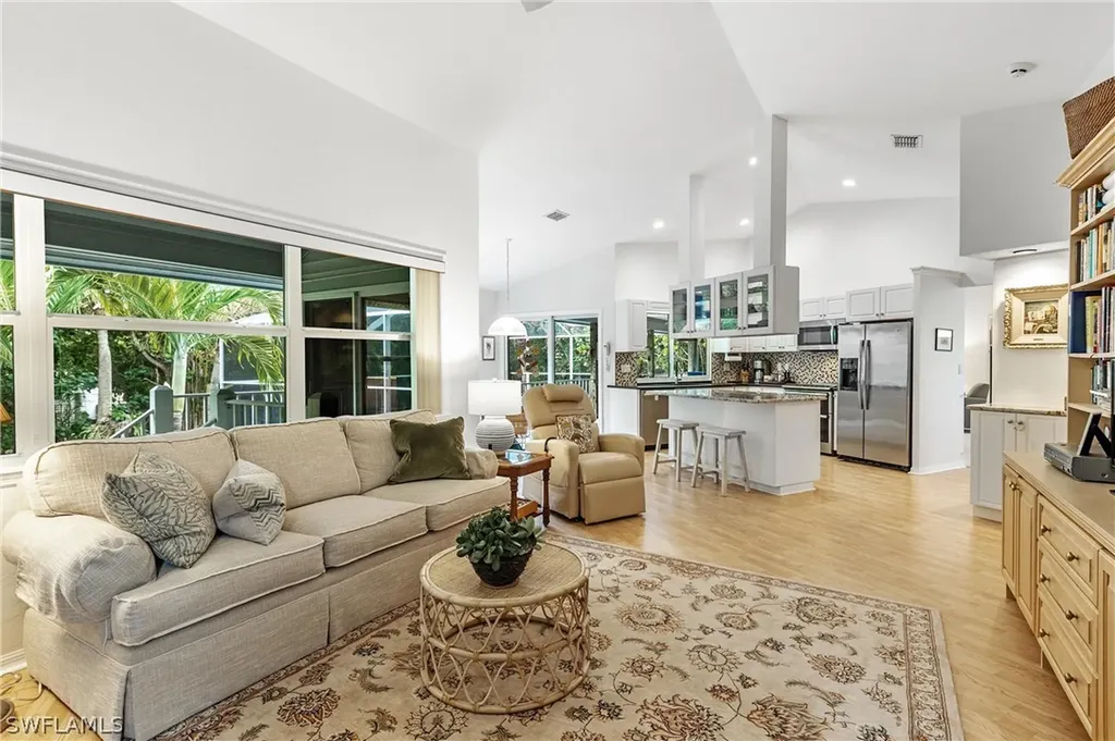 479 Las Tiendas Lane Sanibel FL 33957
