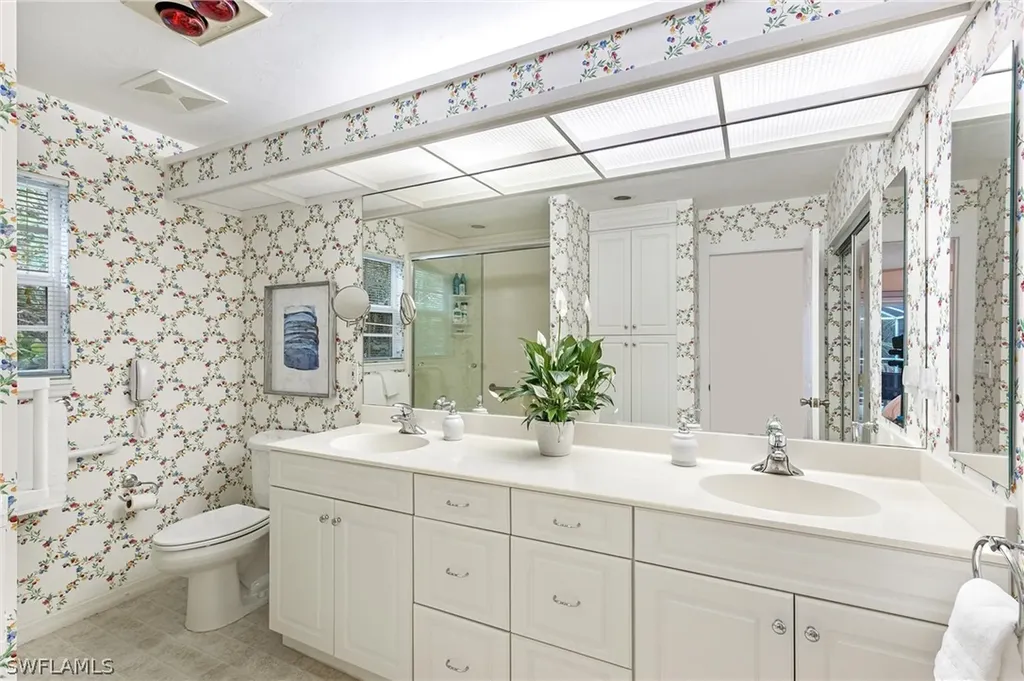 479 Las Tiendas Lane Sanibel FL 33957