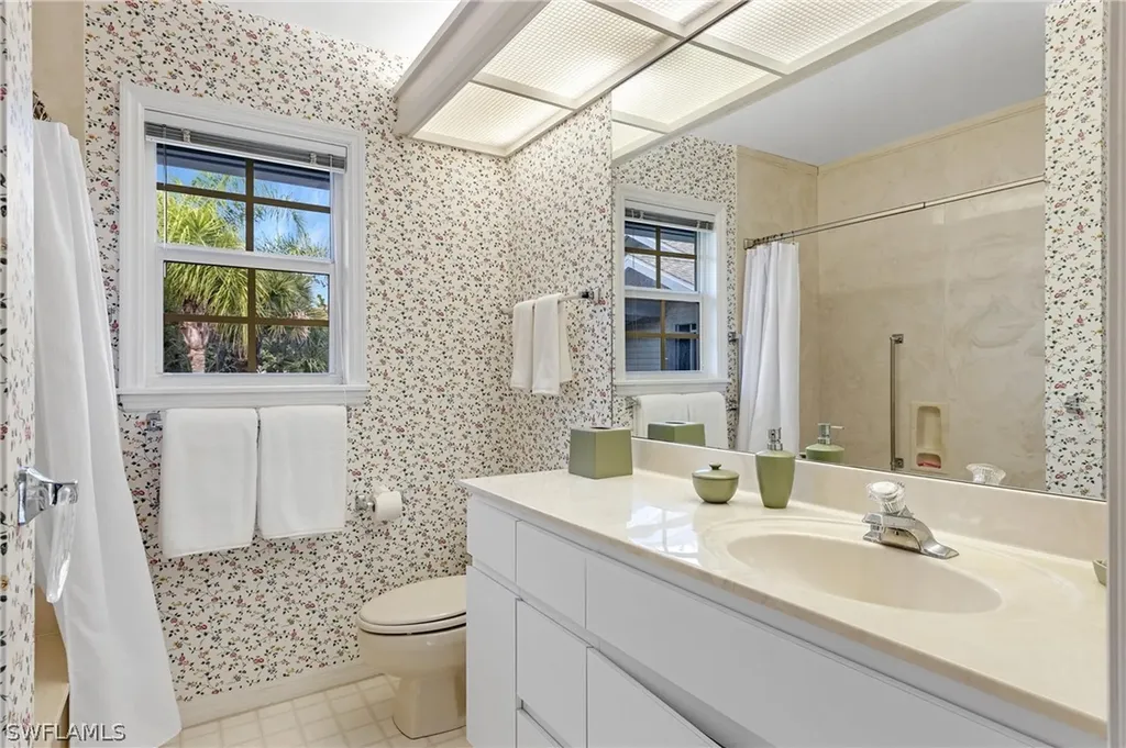 479 Las Tiendas Lane Sanibel FL 33957