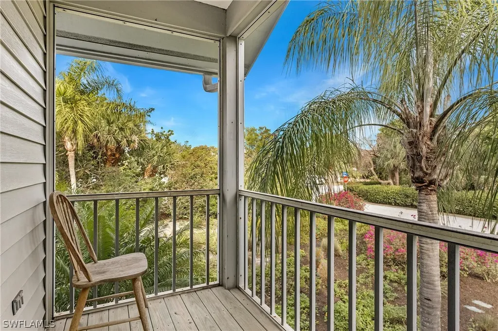 479 Las Tiendas Lane Sanibel FL 33957