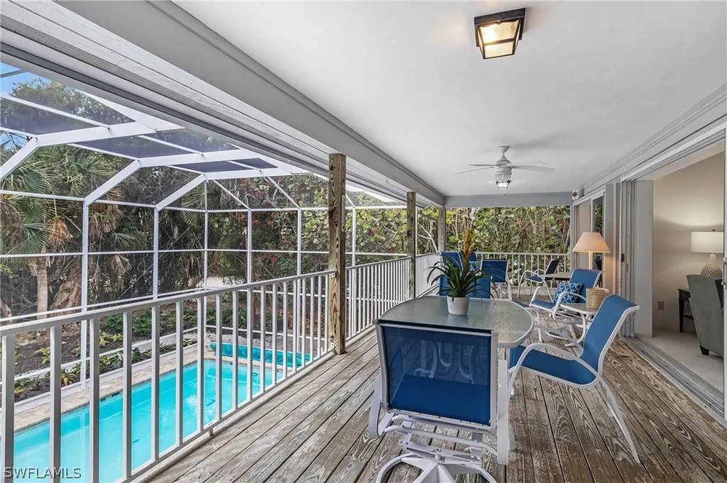 479 Las Tiendas Lane Sanibel FL 33957