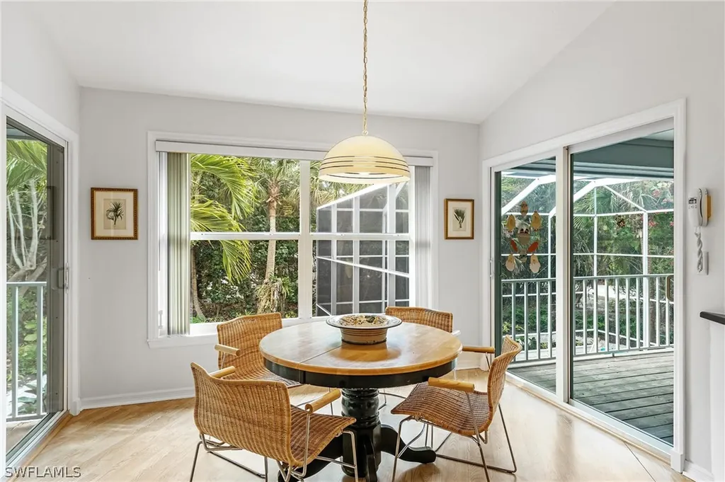 479 Las Tiendas Lane Sanibel FL 33957