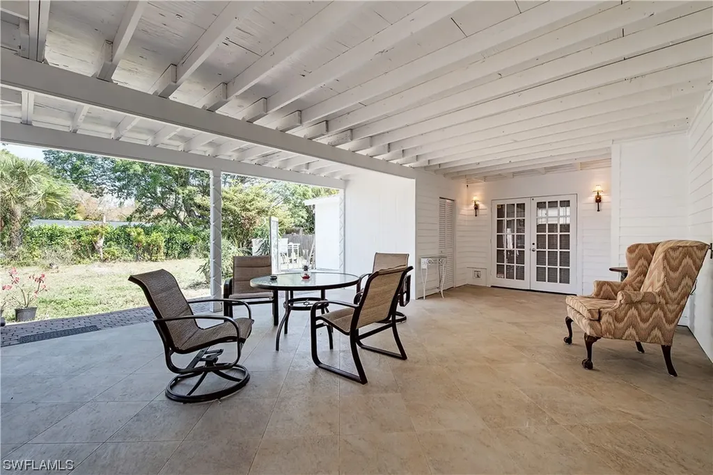 1243 10th Avenue N Naples FL 34102