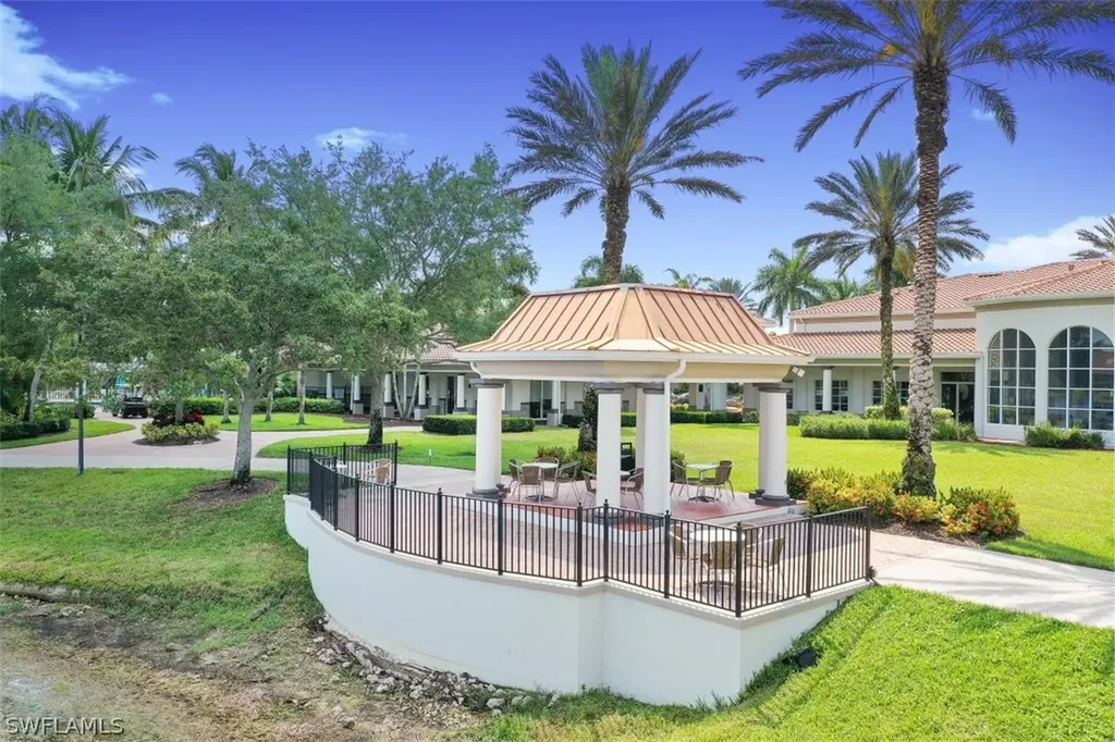 6076 Towncenter Circle Naples FL 34119