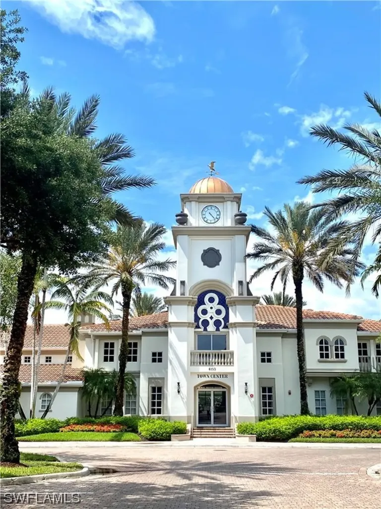 6076 Towncenter Circle Naples FL 34119