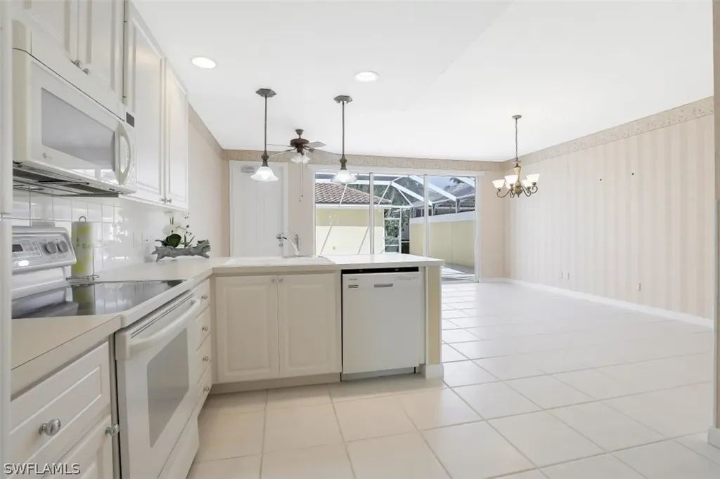 6076 Towncenter Circle Naples FL 34119