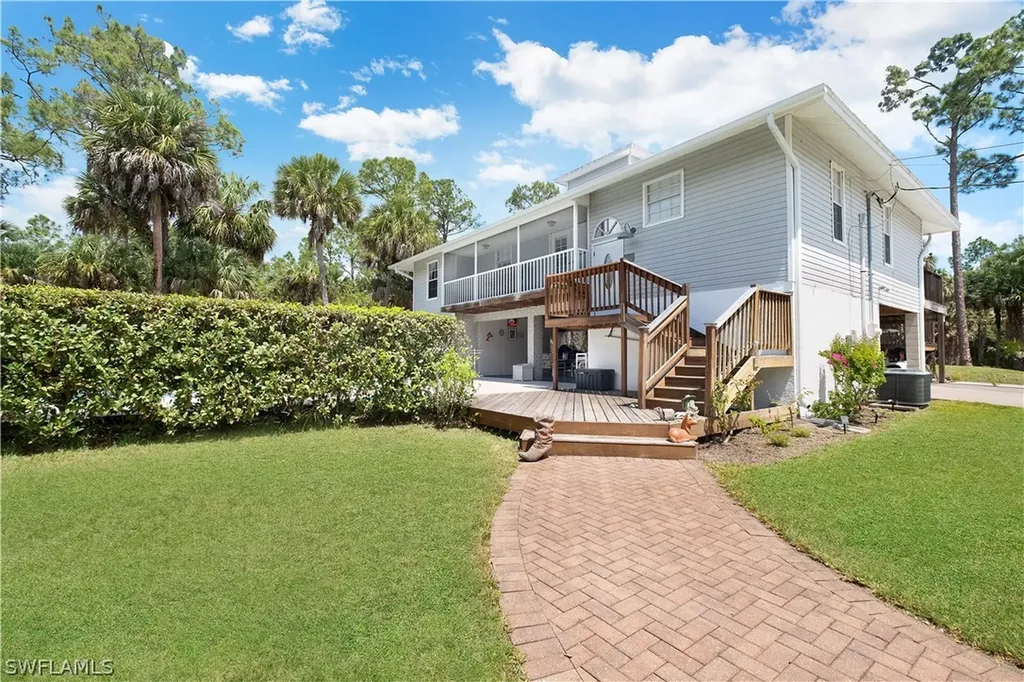 560 11th Street SW Naples FL 34117