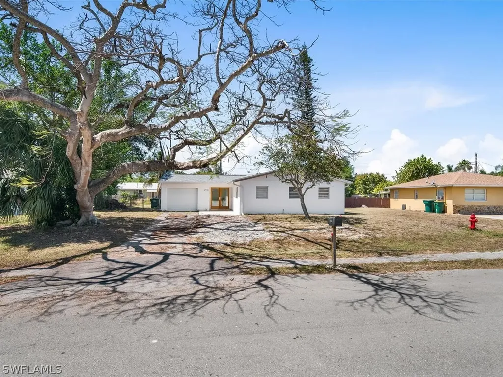 4751 Dorando Drive Naples FL 34103