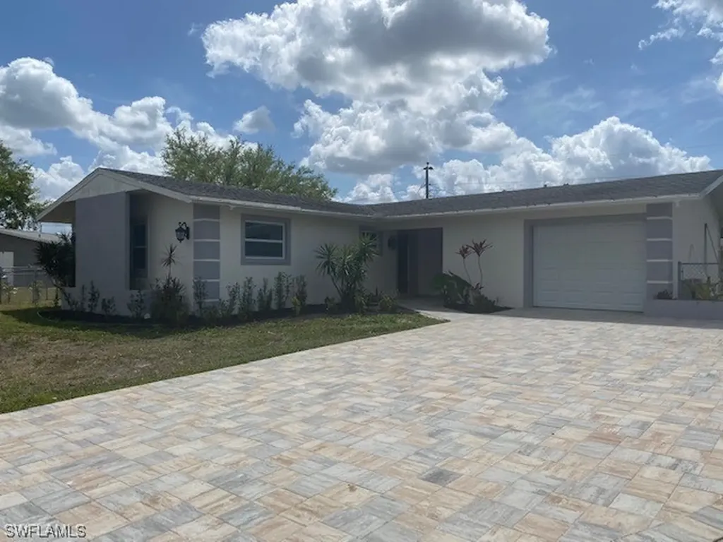 1325 Ellendale Circle Lehigh Acres FL 33936