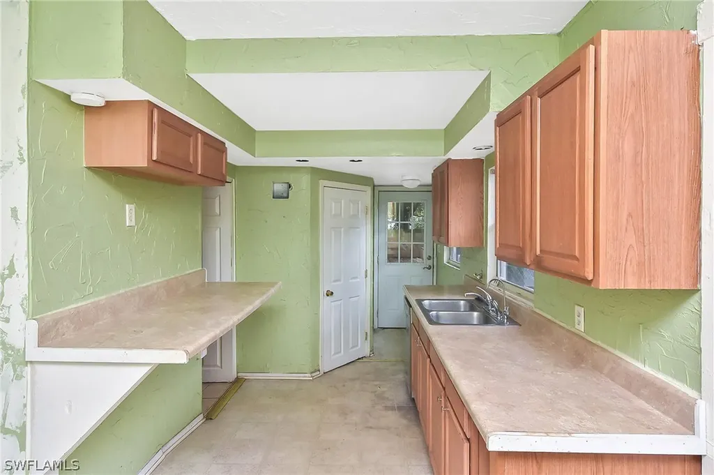 2263 Franklin Street Fort Myers FL 33901