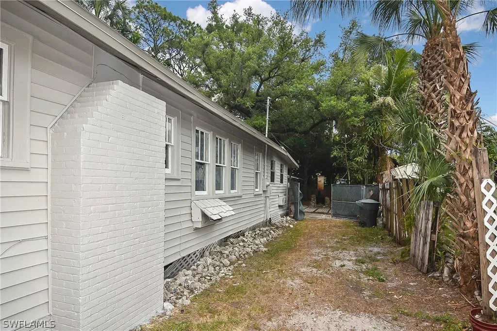 2263 Franklin Street Fort Myers FL 33901