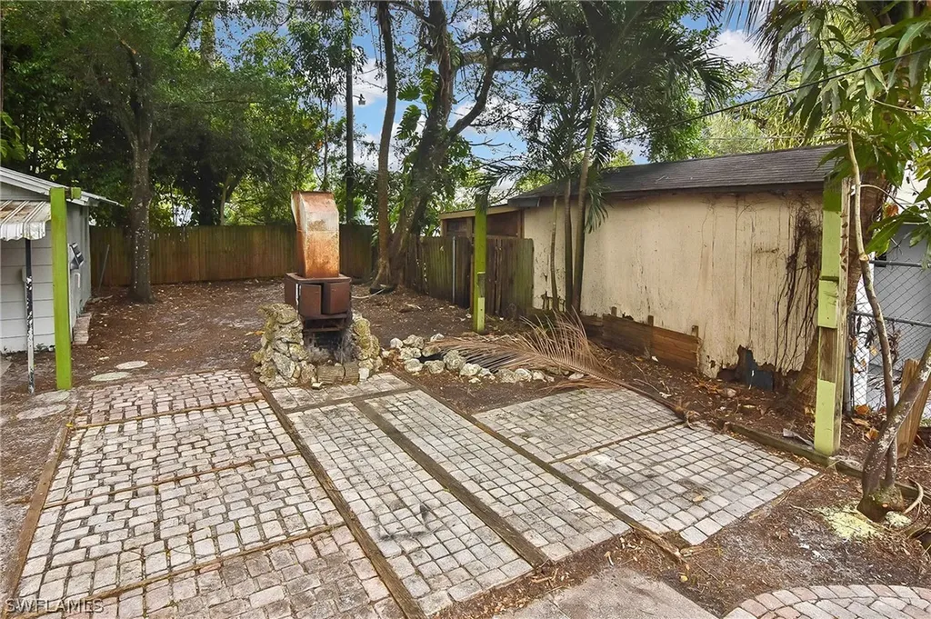 2263 Franklin Street Fort Myers FL 33901