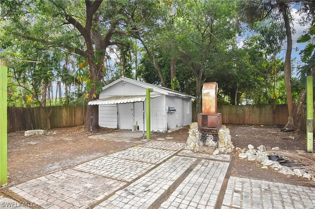 2263 Franklin Street Fort Myers FL 33901
