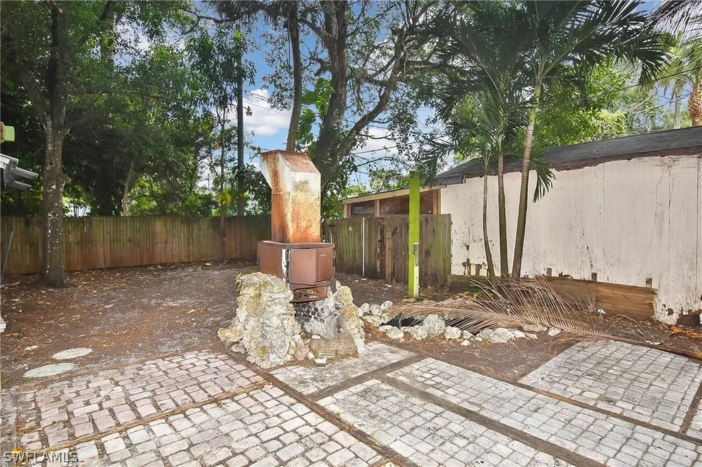 2263 Franklin Street Fort Myers FL 33901
