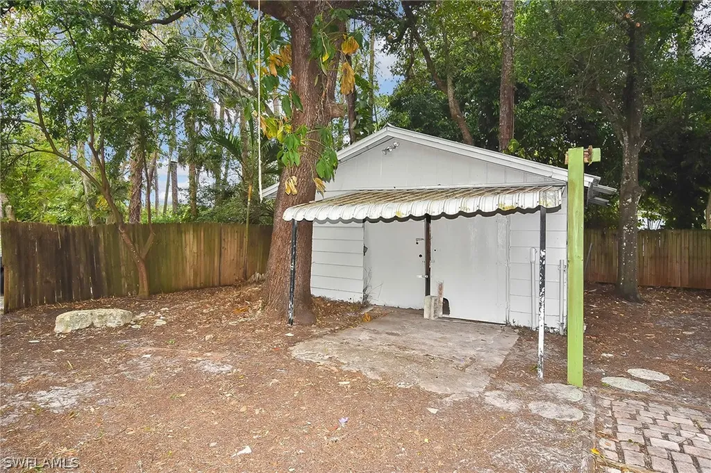 2263 Franklin Street Fort Myers FL 33901