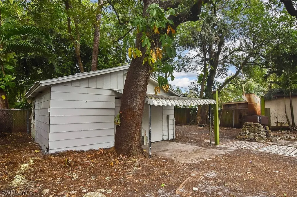 2263 Franklin Street Fort Myers FL 33901