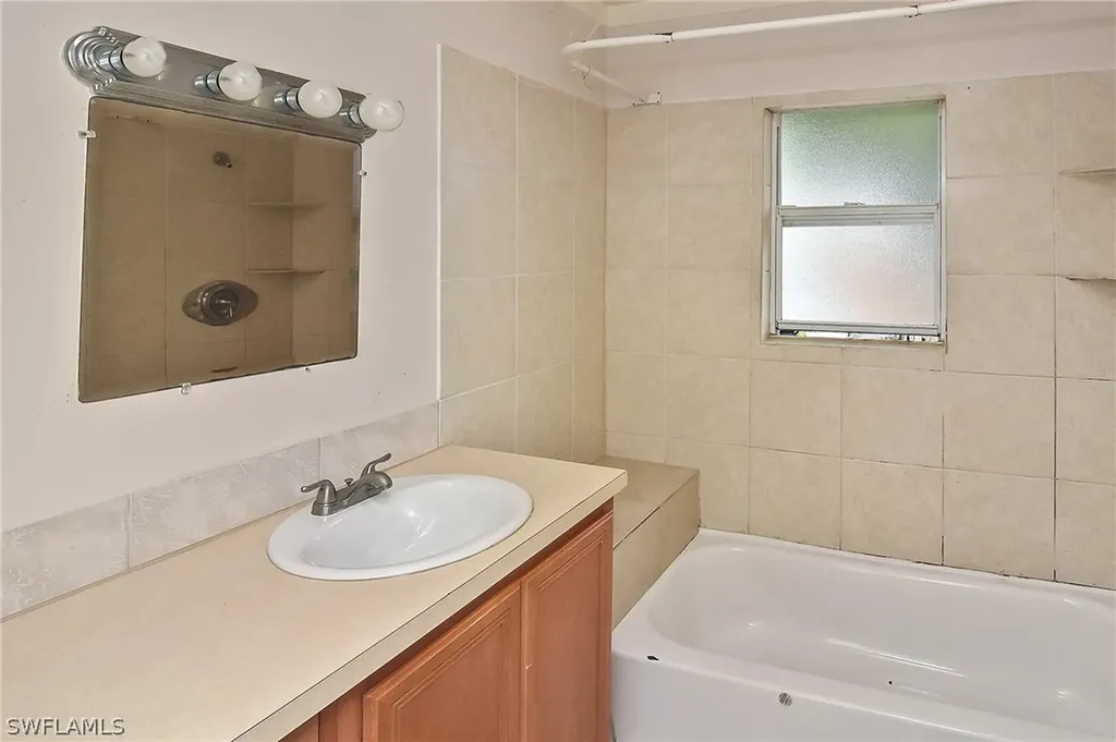 2263 Franklin Street Fort Myers FL 33901
