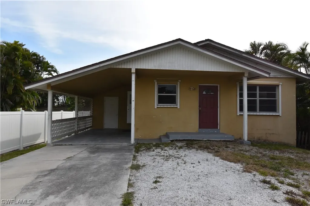 111 7th Street Naples FL 34113