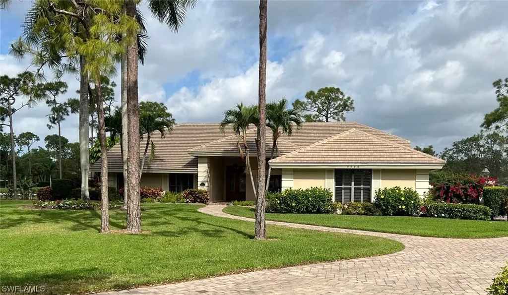 4588 Oak Leaf Drive Naples FL 34119