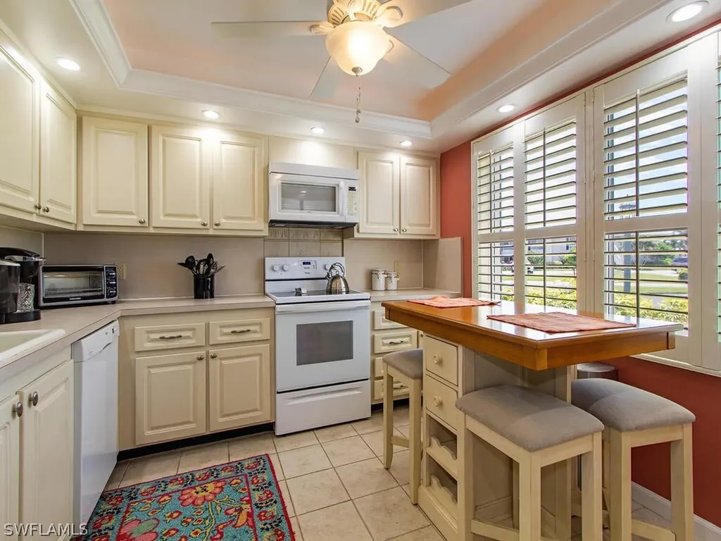 111 Penny Lane Naples FL 34112